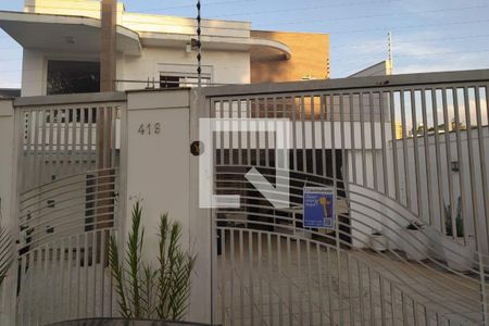 Casa à venda com 250m², 4 quartos e 4 vagasFachada