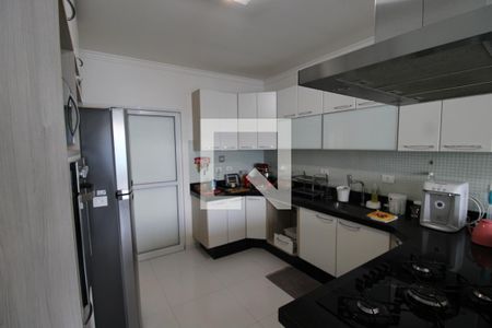 Casa à venda com 250m², 4 quartos e 4 vagasCozinha