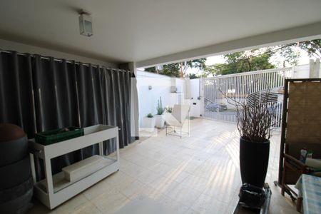 Casa à venda com 250m², 4 quartos e 4 vagasGaragem