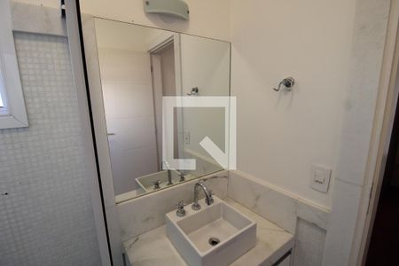 Casa à venda com 250m², 4 quartos e 4 vagasQuarto 3 - Banheiro