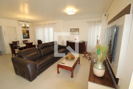 Casa à venda com 250m², 4 quartos e 4 vagasSala