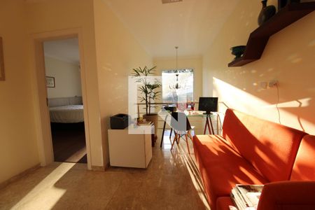 Casa à venda com 250m², 4 quartos e 4 vagasCorredor