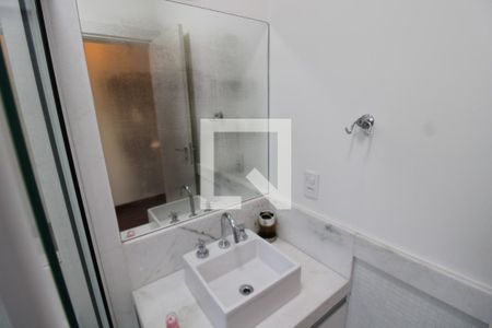 Casa à venda com 250m², 4 quartos e 4 vagasQuarto 2 - Banheiro