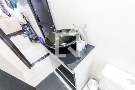 Casa à venda com 172m², 3 quartos e 2 vagas Casa à venda com 172m², 3 quartos e 2 vagasBanheiro de Serviço