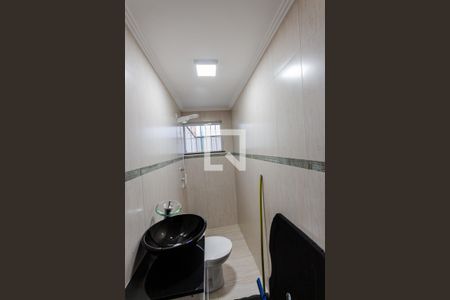 Casa à venda com 172m², 3 quartos e 2 vagas Casa à venda com 172m², 3 quartos e 2 vagasBanheiro de Serviço