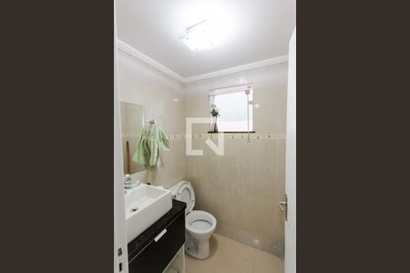 Casa à venda com 172m², 3 quartos e 2 vagas Casa à venda com 172m², 3 quartos e 2 vagasLavabo