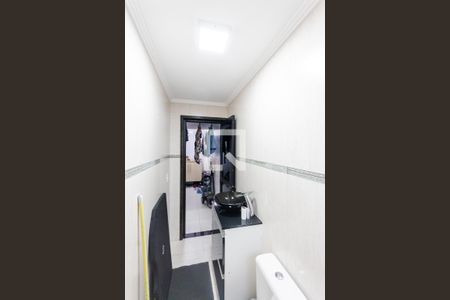 Casa à venda com 172m², 3 quartos e 2 vagas Casa à venda com 172m², 3 quartos e 2 vagasBanheiro de Serviço