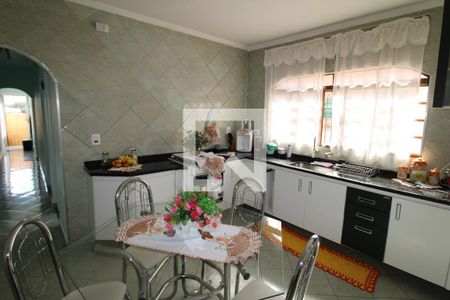 Casa à venda com 144m², 4 quartos e 1 vagaCozinha