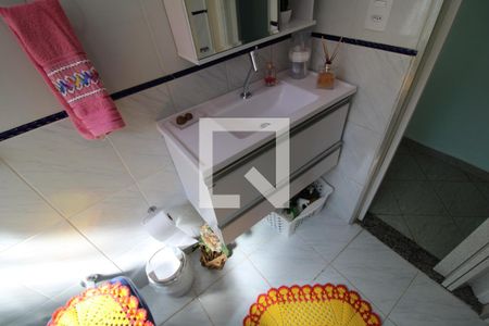 Casa à venda com 144m², 4 quartos e 1 vagaBanheiro