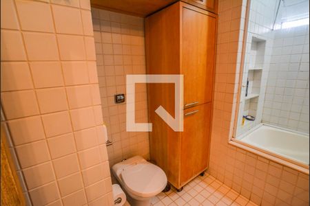 Apartamento para alugar com 294m², 5 quartos e 2 vagasBanheiro Social