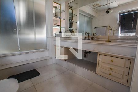 Apartamento para alugar com 294m², 5 quartos e 2 vagasBanheiro da Suíte