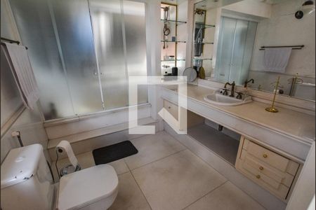 Apartamento para alugar com 294m², 5 quartos e 2 vagasBanheiro da Suíte