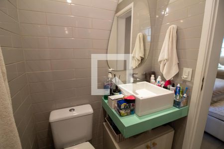 Apartamento à venda com 74m², 2 quartos e 2 vagasBanheiro da Suíte