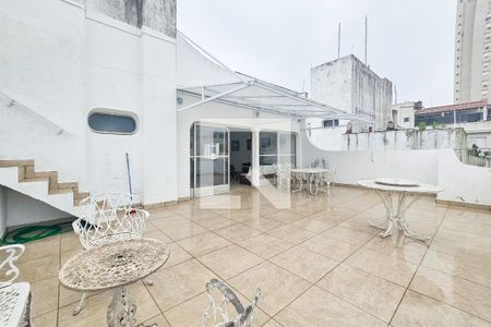 Apartamento para alugar com 300m², 4 quartos e 2 vagas Apartamento para alugar com 300m², 4 quartos e 2 vagasVaranda