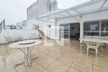 Apartamento para alugar com 300m², 4 quartos e 2 vagas Apartamento para alugar com 300m², 4 quartos e 2 vagasVaranda