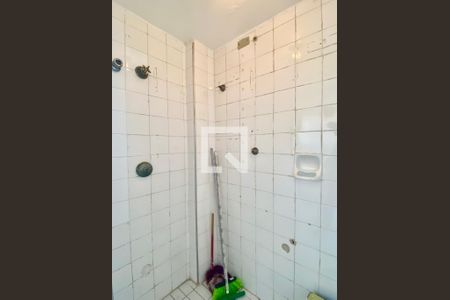 Apartamento à venda com 80m², 2 quartos e 1 vaga Apartamento à venda com 80m², 2 quartos e 1 vagaBanheiro de serviço