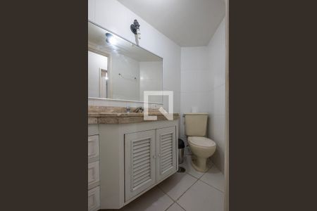 Apartamento para alugar com 60m², 2 quartos e 2 vagas Apartamento para alugar com 60m², 2 quartos e 2 vagasBanheiro