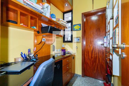 Apartamento à venda com 132m², 3 quartos e 4 vagasQuarto - Área de Serviço