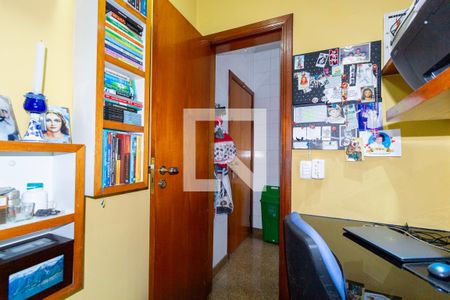 Apartamento à venda com 132m², 3 quartos e 4 vagasQuarto - Área de Serviço