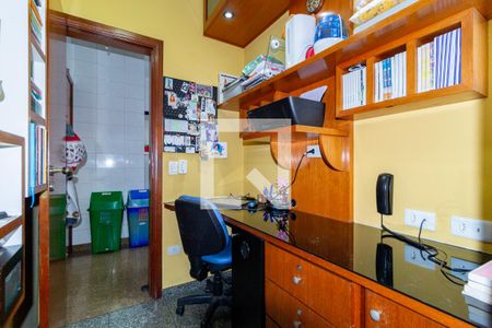 Apartamento à venda com 132m², 3 quartos e 4 vagasQuarto - Área de Serviço