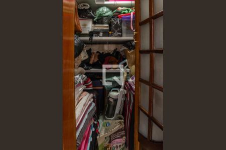 Casa à venda com 328m², 4 quartos e 4 vagasArmário - Casa 1 