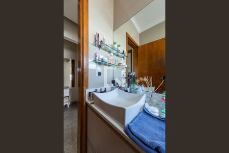 Casa à venda com 328m², 4 quartos e 4 vagasBanheiro - Casa 1