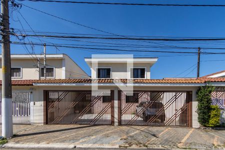 Casa à venda com 328m², 4 quartos e 4 vagasFachada