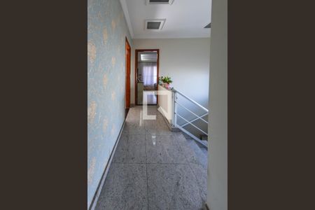 Casa à venda com 328m², 4 quartos e 4 vagasCorredor - Casa 1