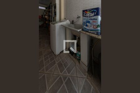 Casa à venda com 328m², 4 quartos e 4 vagasLavanderia - Casa 2