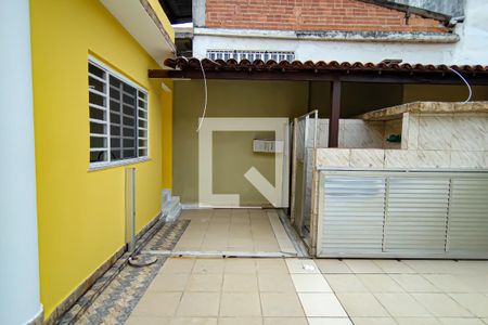 Casa à venda com 111m², 2 quartos e 3 vagas Casa à venda com 111m², 2 quartos e 3 vagasfrente