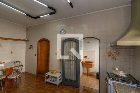 Casa à venda com 510m², 5 quartos e 12 vagas Casa à venda com 510m², 5 quartos e 12 vagasCozinha