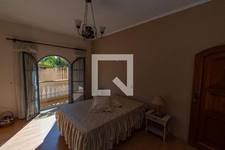 Casa à venda com 510m², 5 quartos e 12 vagas Casa à venda com 510m², 5 quartos e 12 vagasQuarto
