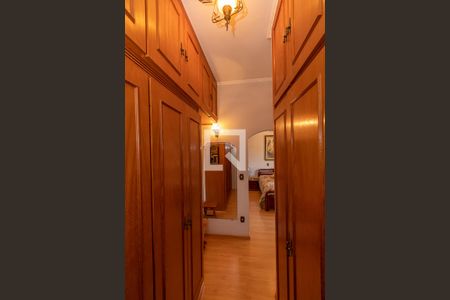 Casa à venda com 510m², 5 quartos e 12 vagas Casa à venda com 510m², 5 quartos e 12 vagasCloset da Suíte 2