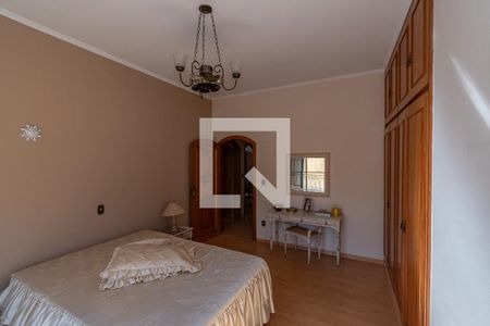 Casa à venda com 510m², 5 quartos e 12 vagas Casa à venda com 510m², 5 quartos e 12 vagasQuarto