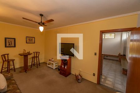 Casa à venda com 510m², 5 quartos e 12 vagas Casa à venda com 510m², 5 quartos e 12 vagasSala de TV 2