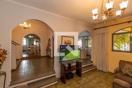 Casa à venda com 510m², 5 quartos e 12 vagas Casa à venda com 510m², 5 quartos e 12 vagasSala de TV 1