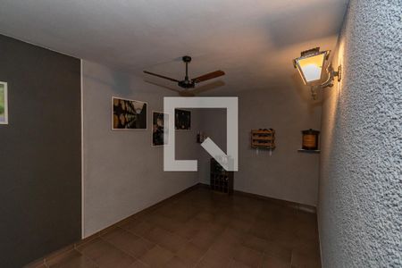 Casa à venda com 510m², 5 quartos e 12 vagas Casa à venda com 510m², 5 quartos e 12 vagasAdega