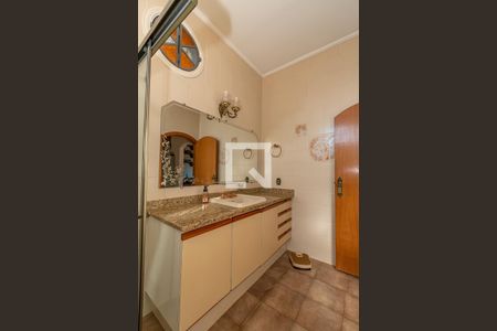 Casa à venda com 510m², 5 quartos e 12 vagas Casa à venda com 510m², 5 quartos e 12 vagasBanheiro da Suíte 1