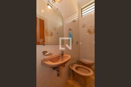 Casa à venda com 510m², 5 quartos e 12 vagas Casa à venda com 510m², 5 quartos e 12 vagasBanheiro Salão de Festas