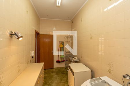 Casa à venda com 510m², 5 quartos e 12 vagas Casa à venda com 510m², 5 quartos e 12 vagasÁrea de Serviço