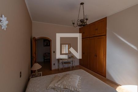 Casa à venda com 510m², 5 quartos e 12 vagas Casa à venda com 510m², 5 quartos e 12 vagasQuarto