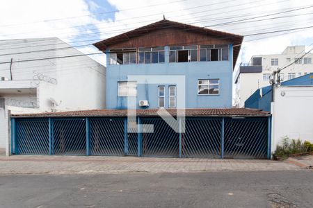 Apartamento para alugar com 180m², 4 quartos e 2 vagas Apartamento para alugar com 180m², 4 quartos e 2 vagasFachada