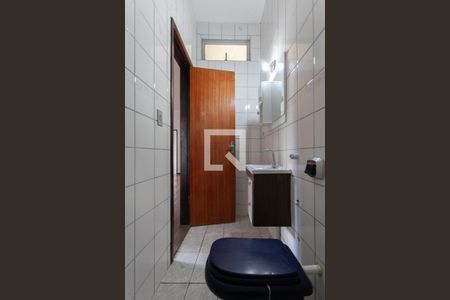 Apartamento para alugar com 180m², 4 quartos e 2 vagas Apartamento para alugar com 180m², 4 quartos e 2 vagasBanheiro Social 1