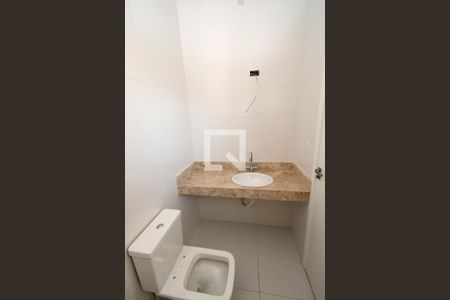 Casa à venda com 110m², 3 quartos e 2 vagasBanheiro da Suíte