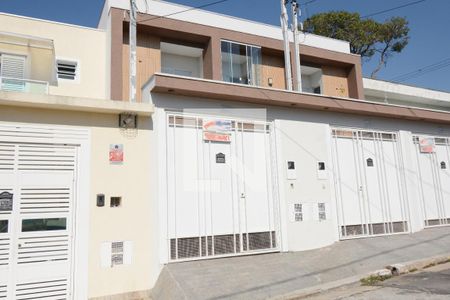 Casa à venda com 110m², 3 quartos e 2 vagasFachada