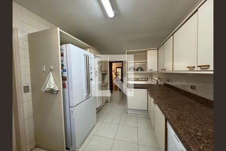 Casa à venda com 349m², 3 quartos e 4 vagasFoto 09