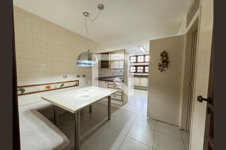 Casa à venda com 349m², 3 quartos e 4 vagasFoto 08