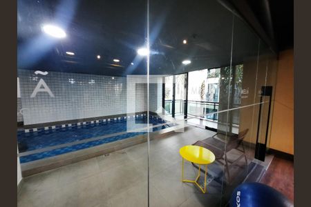 Studio à venda com 28m², 1 quarto e 1 vaga Studio à venda com 28m², 1 quarto e 1 vagaÁrea comum - Piscina