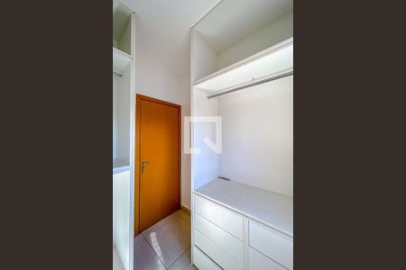 Apartamento à venda com 100m², 2 quartos e 2 vagasQuarto 3