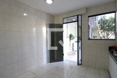 Casa para alugar com 220m², 5 quartos e 2 vagasCozinha